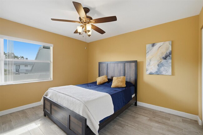 Building Photo - 8330 Sands Point Blvd