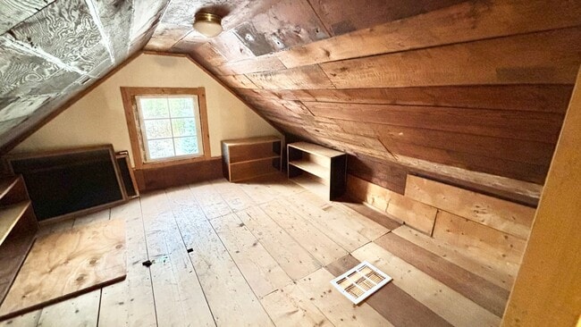 Building Photo - Character-Rich 1912 Home in North Portland – Spacious 2 Bed / 1 Bath