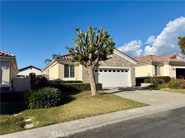 Building Photo - 924 Essex Rd