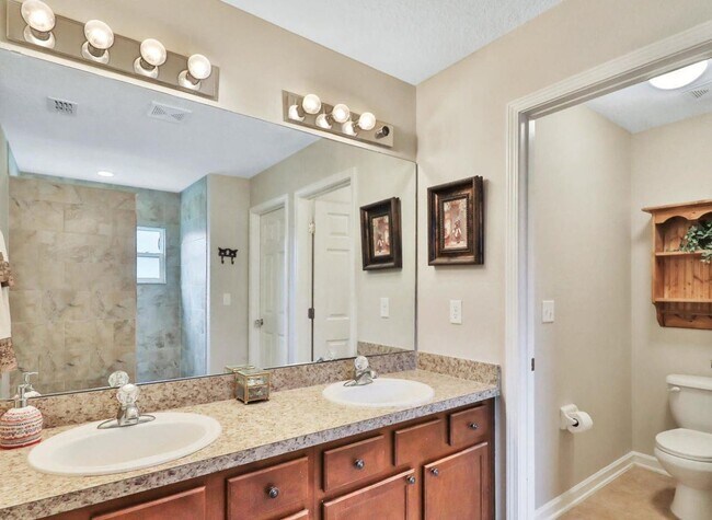Building Photo - 3 br, 2 bath House - 185 TWIN LAKES DRIVE