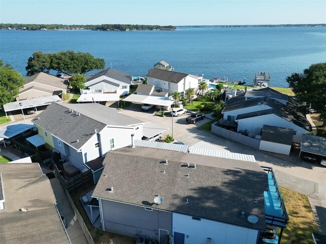 Building Photo - 88 Lakeview Village