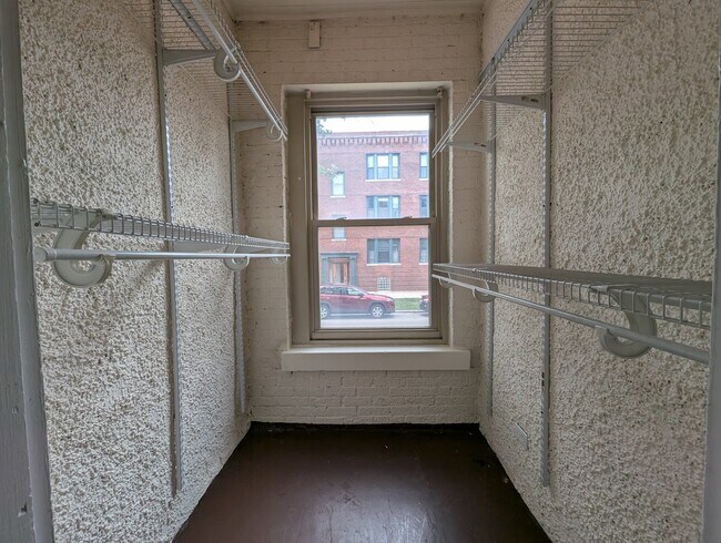 Building Photo - 3449 W Schubert Ave