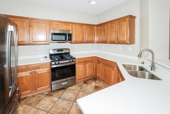 Building Photo - 40810 N Hudson Ct