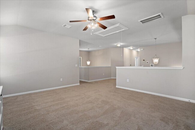 Building Photo - Spectacular 4 Bedroom, 3.5 Bath, Corner Lo...