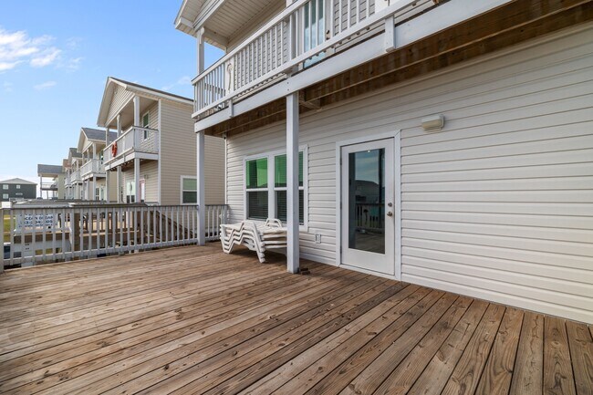 Building Photo - 139 W Palm