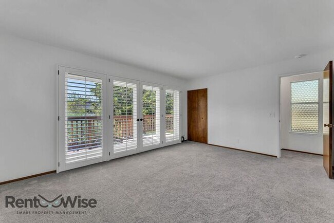 Building Photo - 1534 Whipple Ave