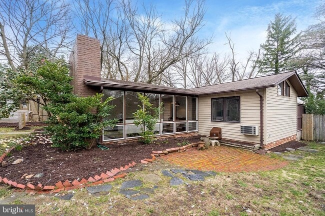 Building Photo - 3315 Pendleton Dr