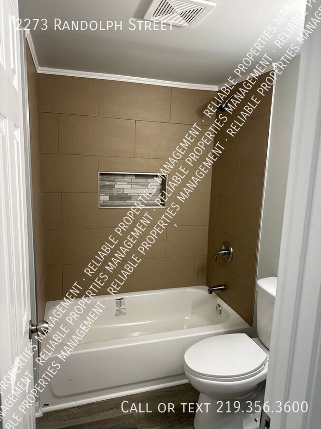 Building Photo - 2273 Randolph St