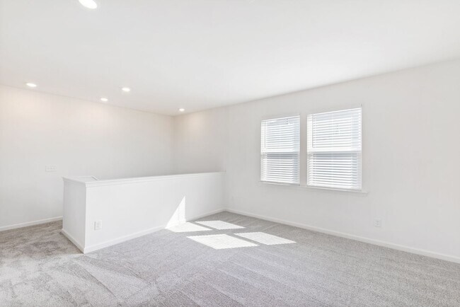 Building Photo - 121 Shadowdale Ln