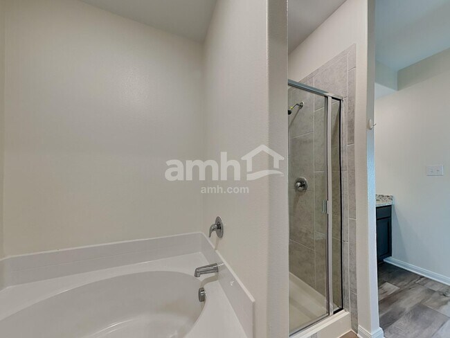 Building Photo - 216 Foster Ln