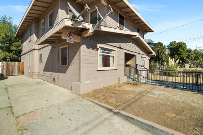 Building Photo - 1659 West 24th Street