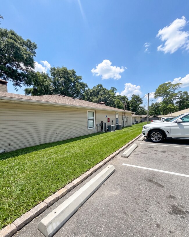 Building Photo - 6386 W Fairfield Dr