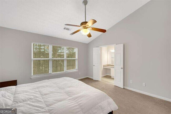 Building Photo - 940 Tree Creek Blvd