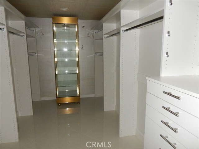 Building Photo - 900 Island Dr