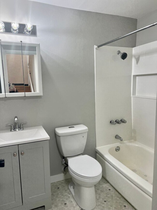 Building Photo - 3-Bedroom North Green Lake Townhouse-Style...