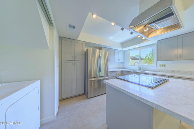 Building Photo - 4558 N 15th Ave