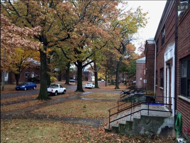 Building Photo - 261 Malden Pl