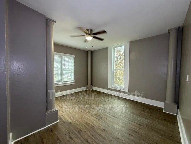 Building Photo - 307 State Hwy 47