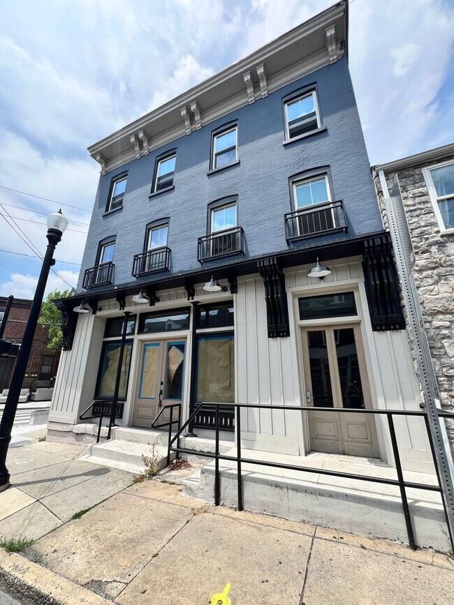 Building Photo - 559-561 Manor Street