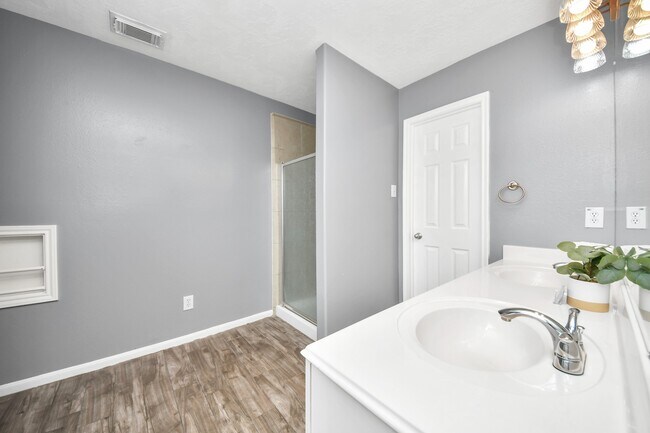 Building Photo - 19215 Terra Forest Ct