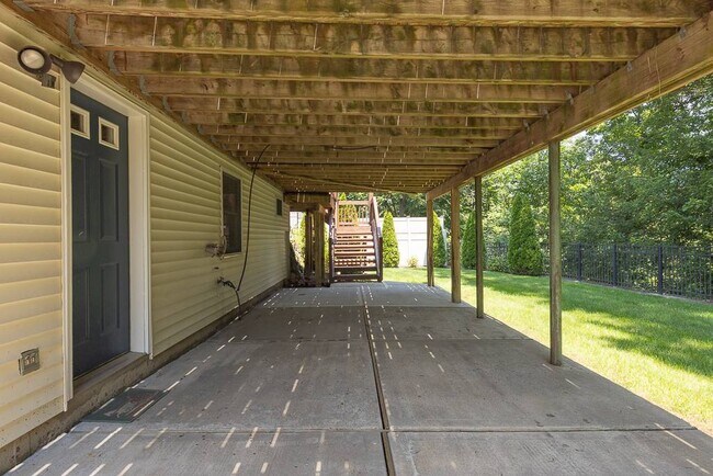 Building Photo - 68 Walter Dr