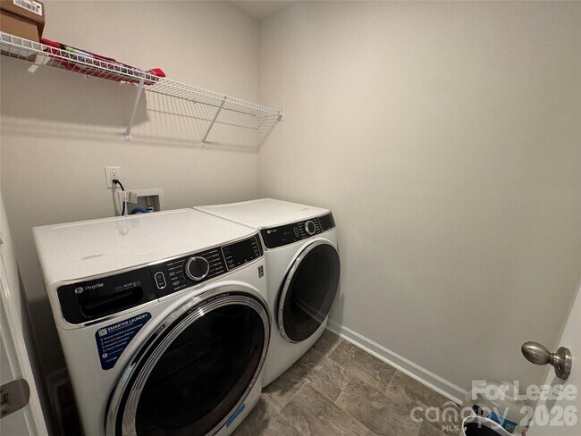 Building Photo - 10749 Adair Wds Dr