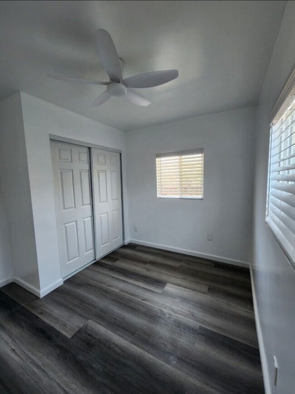 Building Photo - 1531 W 71st St