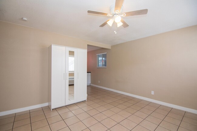 Interior Photo - Downing Studios on 12th St