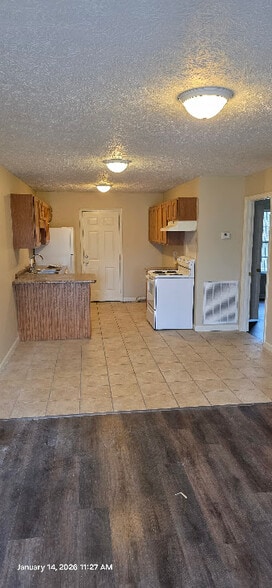 Building Photo - 67 Wedgewood Ct