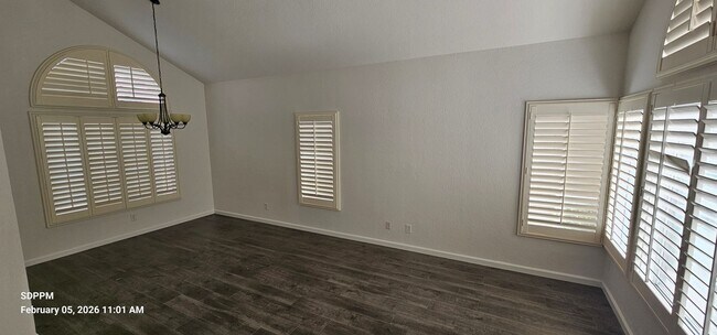 Building Photo - NORTH MIRA MESA / SAN DIEGO - Nice Renovated 4 Bedroom / 2.5 Bath House.  AVAILABLE 02/16/2026