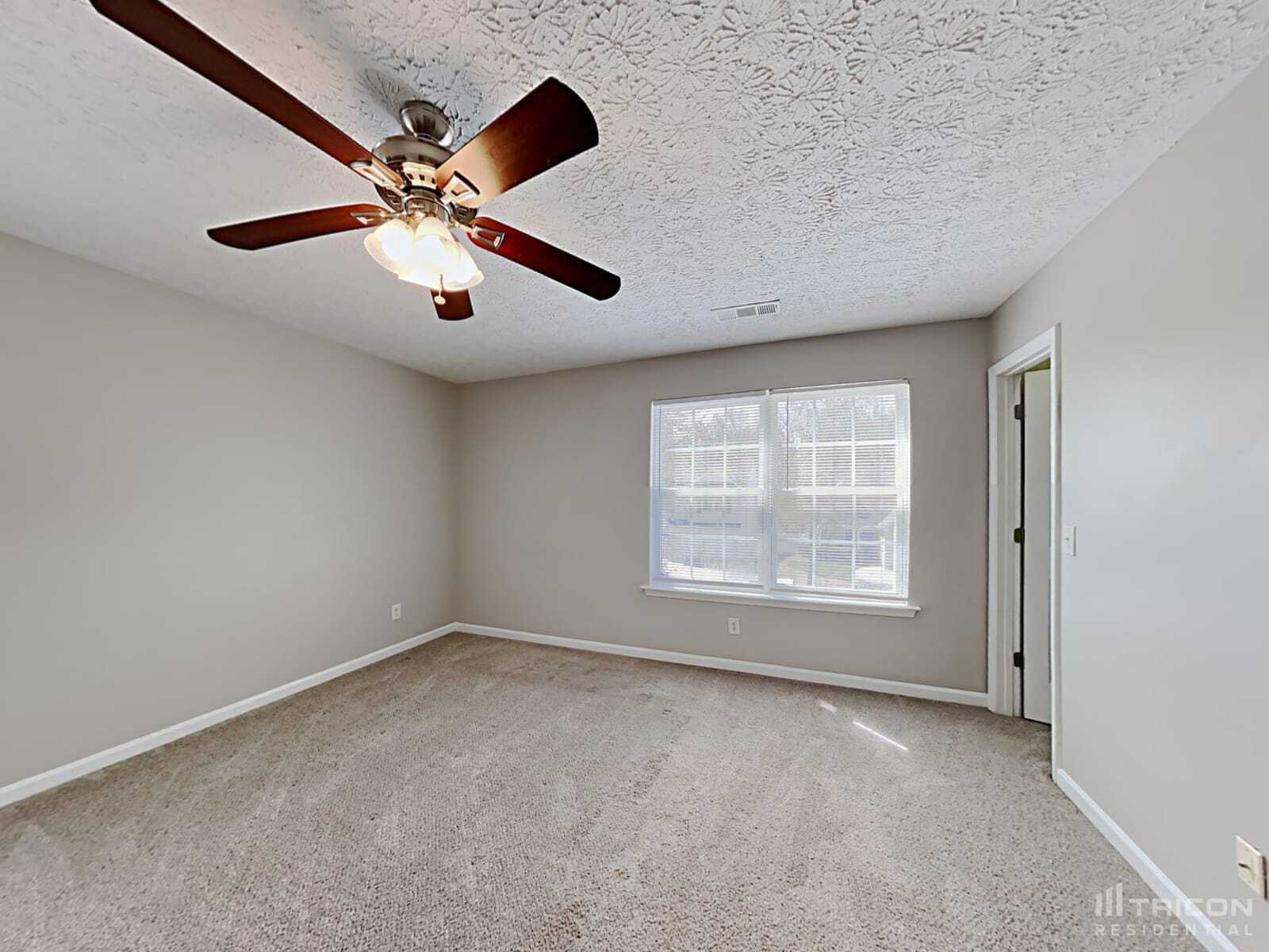 Building Photo - 220 Osmanthus Way