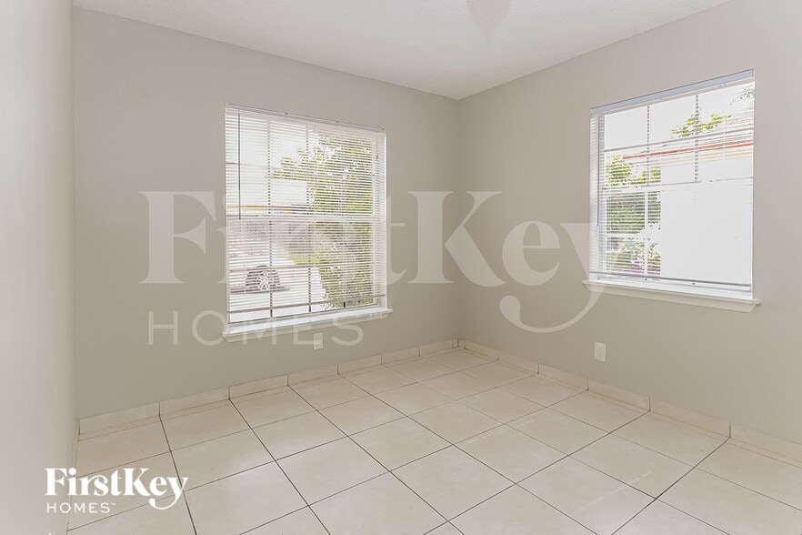 Building Photo - 5709 Boynton Crescent