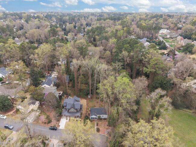 Building Photo - Charming 1 Bed, 1 Bath Duplex with Office/Flex Space near Five Points, Downtown Raleigh