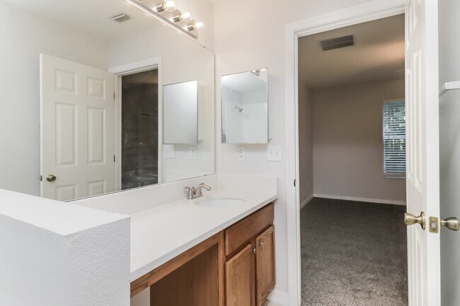 Building Photo - 4404 Silver Falls Dr