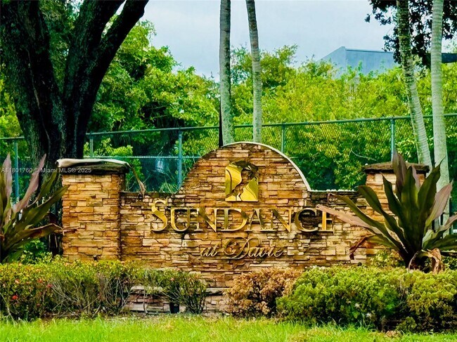 Primary Photo - 2900 S University Dr