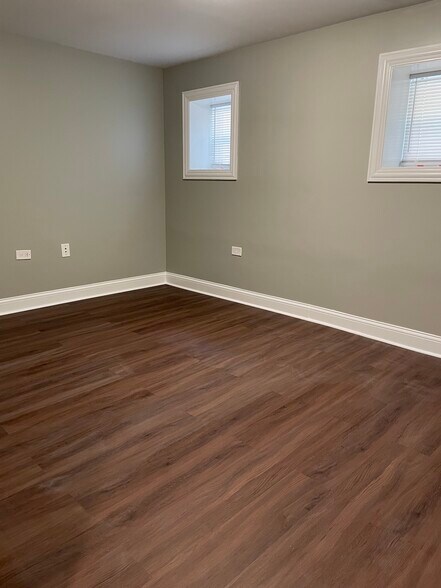 Building Photo - 2428 N Avers Ave