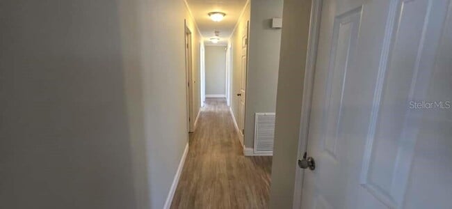 Building Photo - 105 Blue Heron Ln