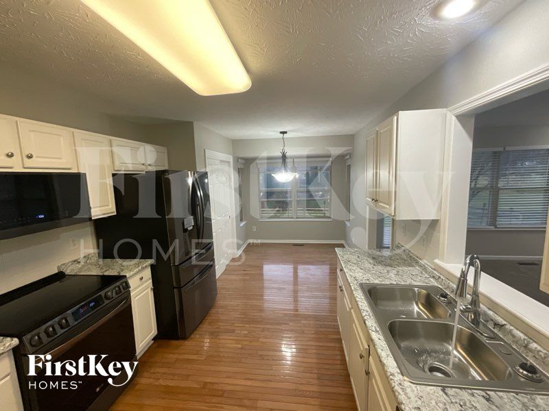 Building Photo - 5416 Shady Meadows Dr