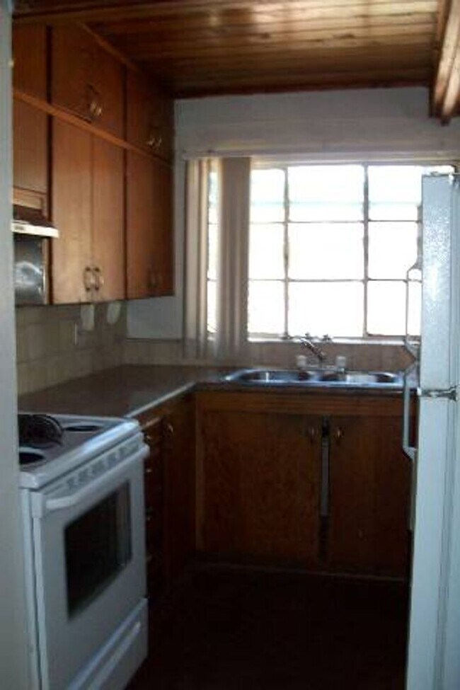 Building Photo - 2123 W Hu Esta Dr