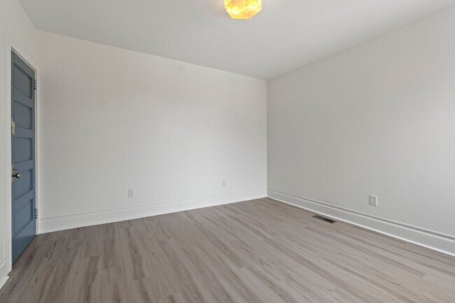 Building Photo - 5708-5710 Weldin