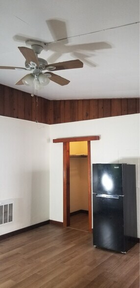 Primary Photo - 3121 Oak Grove Dr