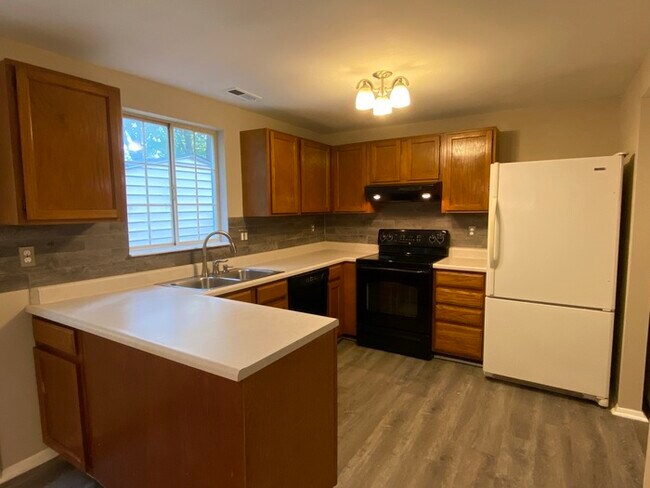 Building Photo - 7708 Crown Crest Ct