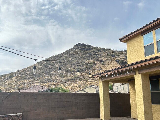 Building Photo - 5537 W Desert Hollow Dr