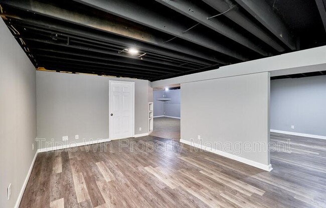 Building Photo - 121 Walnut Hill Dr