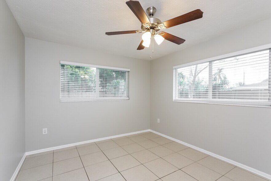 Building Photo - 4459 S Beneva Rd