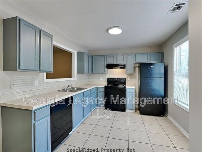 Building Photo - 407 Maple Way