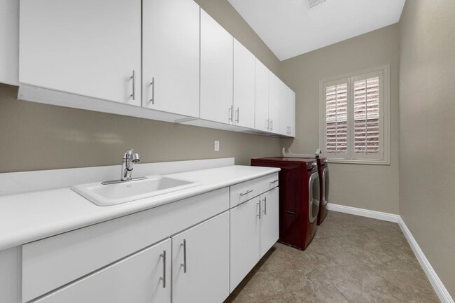 Building Photo - Luxurious Single-Story Estate in Guard-Gated Club at Madeira Canyon with Stunning Designer Finish...