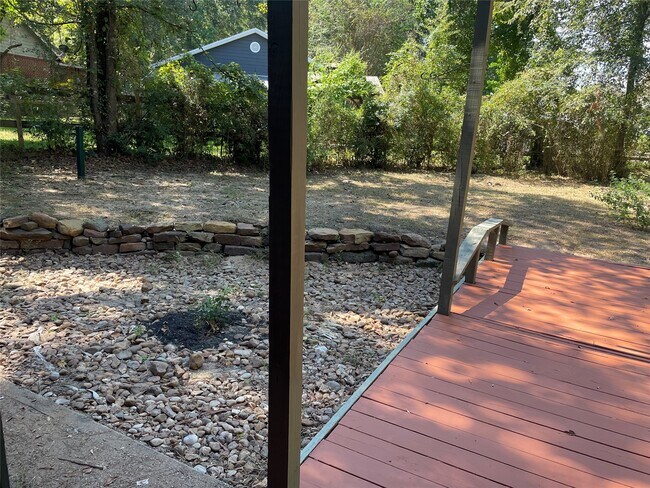 Building Photo - 302 Somerset