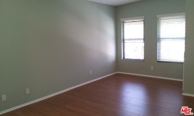 Building Photo - 2349 S Bentley Ave