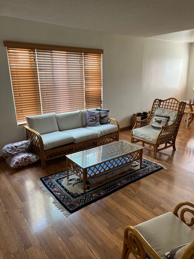 living room - 1640 Berkeley St